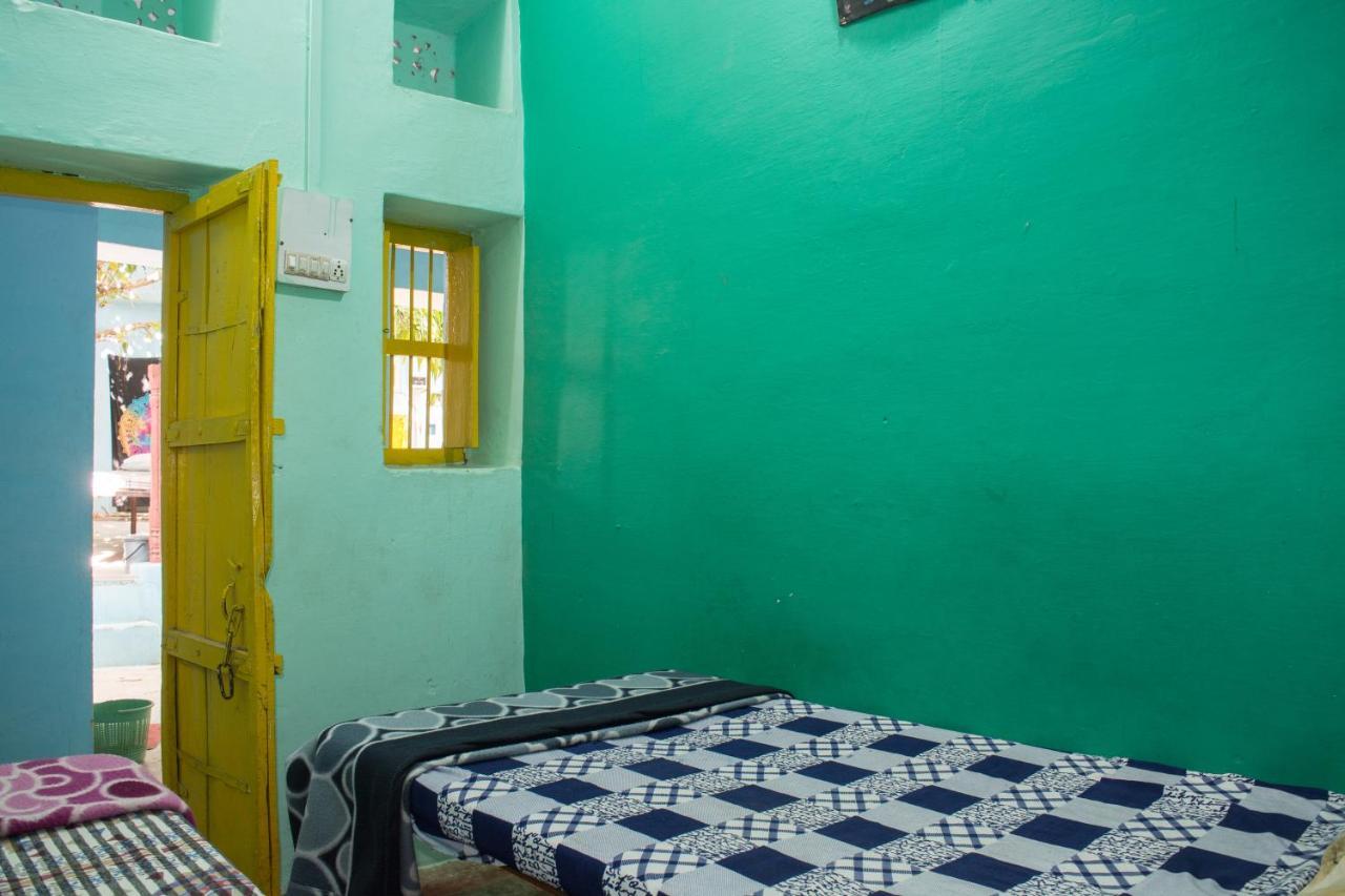 12 Monks Backpackers Community Hostel Pushkar Luaran gambar
