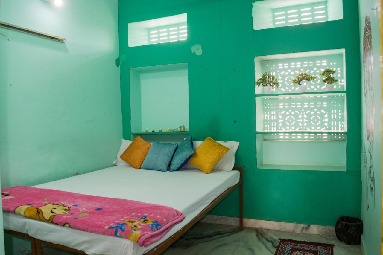 12 Monks Backpackers Community Hostel Pushkar Luaran gambar
