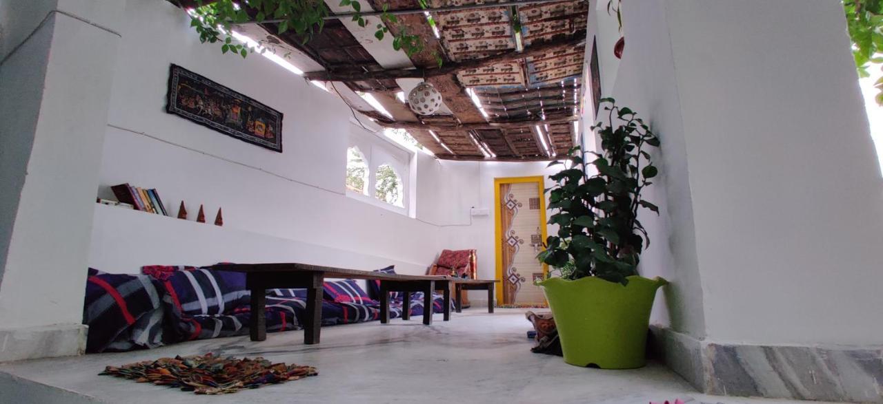 12 Monks Backpackers Community Hostel Pushkar Luaran gambar
