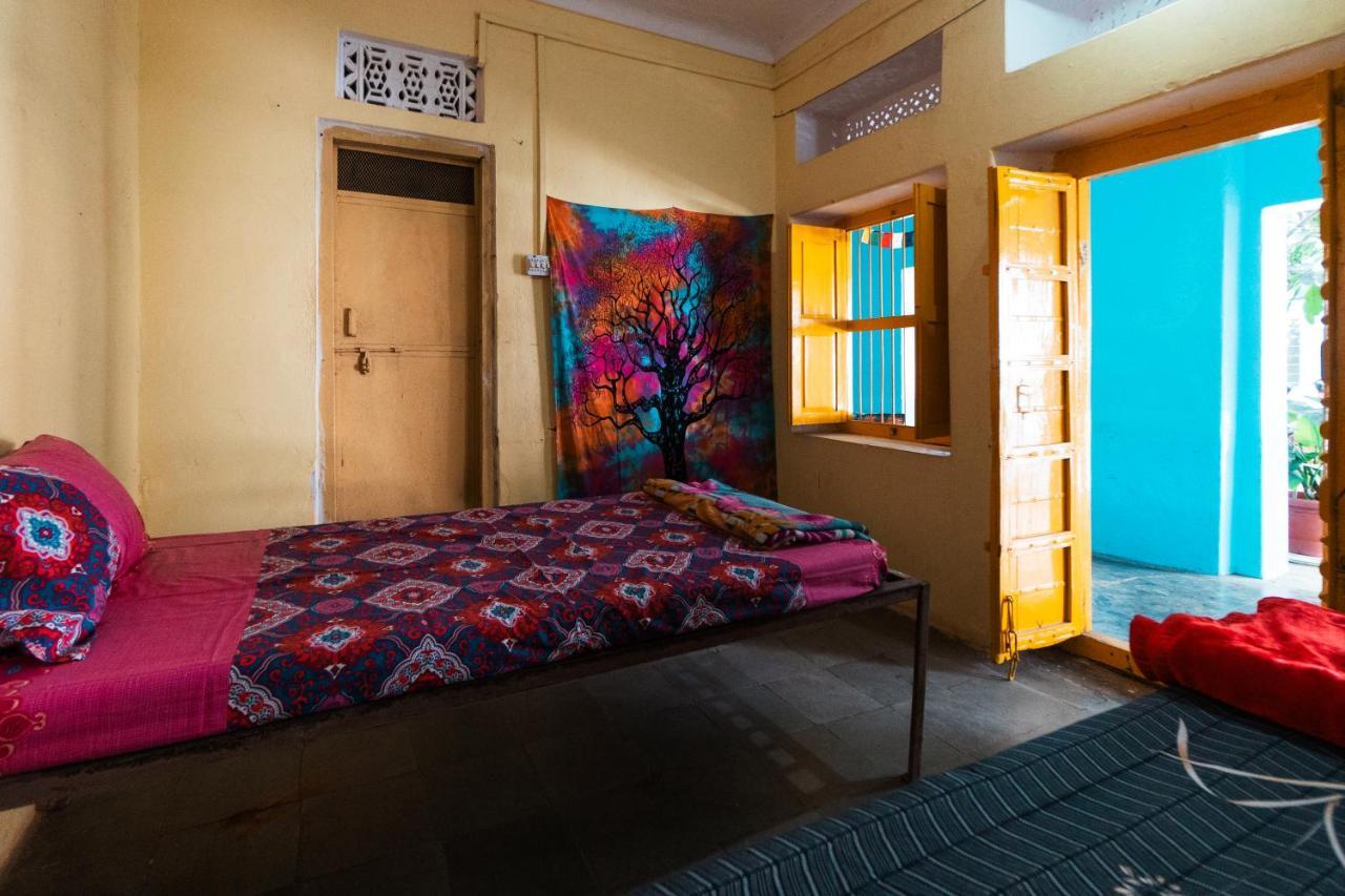 12 Monks Backpackers Community Hostel Pushkar Luaran gambar